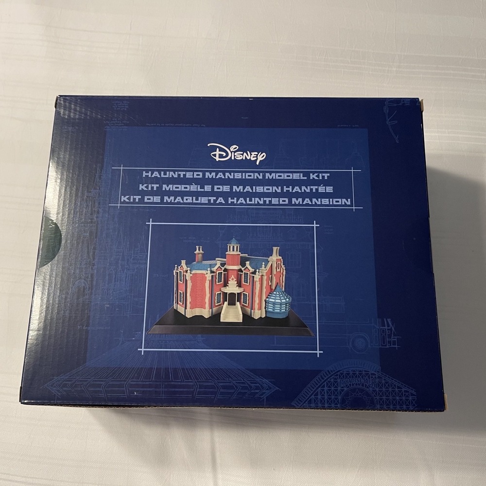 Walt Disney World Haunted Mansion Model Kit Build & Display w/ 151 Pieces NEW - Picture 3 of 6